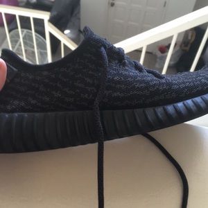 Yeezy pirate black size 7